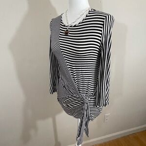 Relativity sz sm knit top pin-stripe black/white long sleeve